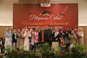 Read more about the article Mewah dan Meriah, FKIP Uniku Lepas Calon Wisudawan